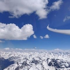 Flugwegposition um 13:32:42: Aufgenommen in der Nähe von Gemeinde St. Gallenkirch, Österreich in 2962 Meter